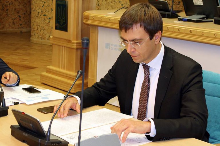 Закон про таксі має бути проголосований в парламенті в рамках Дня інфраструктури, – Володимир Омелян
