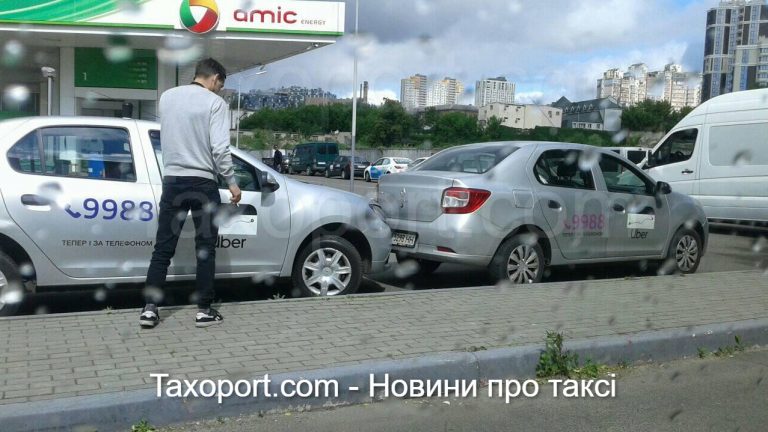 В Киев ДТП, Uber заехал в Uber