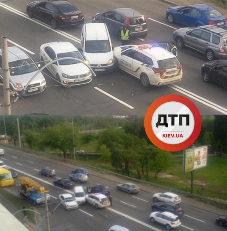 В Киеве ДТП с Полицией, Uber и еще одно авто.