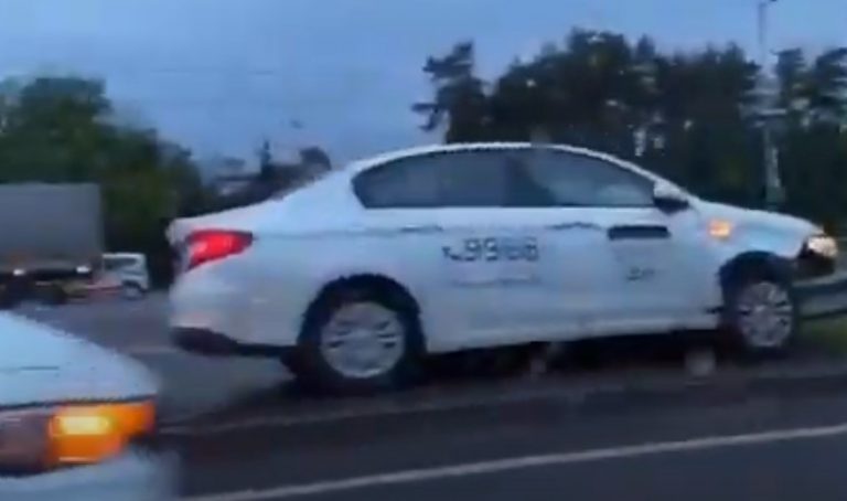 Водитель Uber насадил на отбойник свое авто (Видео)