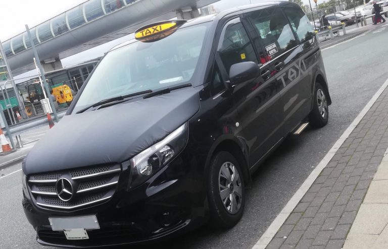 До 75 000 британских таксистов могут подать в суд на Mercedes-Benz
