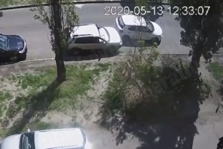 Киев, Uber решил cдать назад и врезался (Видео)