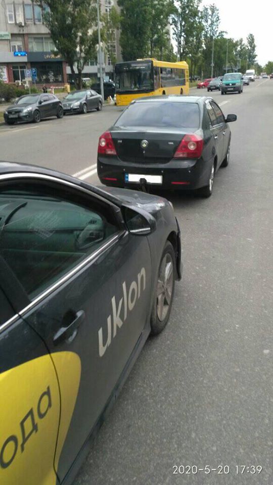 Водитель Uklon совершил ДТП и обманул пострадавшего на 1500грн