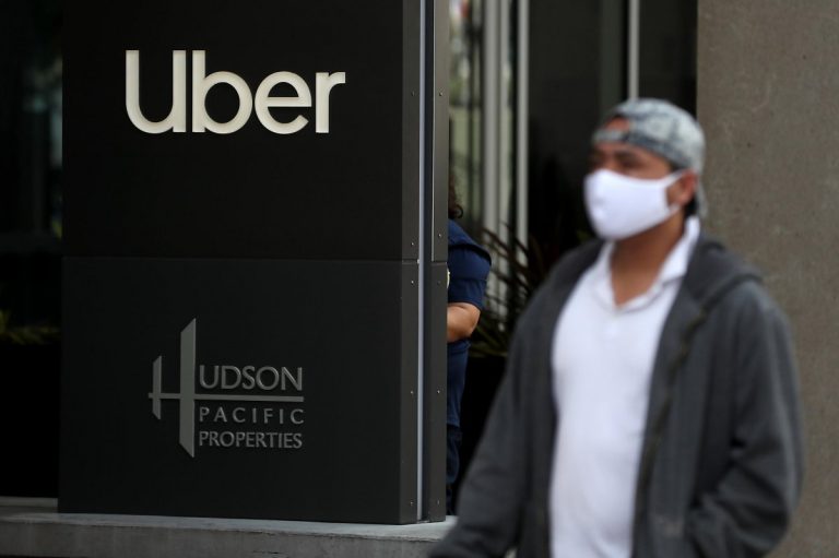 В Калифорнии обязали Uber и Lyft нанимать водителей как сотрудников