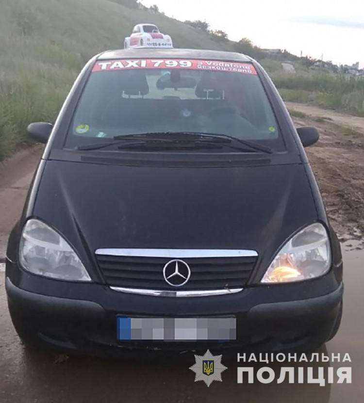 На Запоріжжі у таксиста вкрали авто