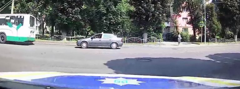 Патрульні затримали у Луцьку нелегальне таксі