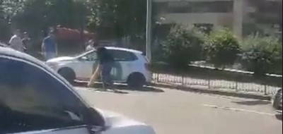 Напали на автомобиль Bolt (Видео)