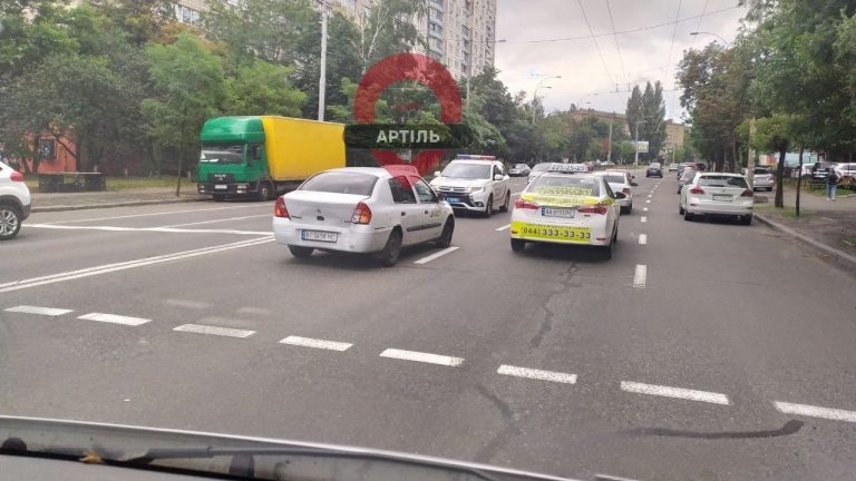 Автомобиль Uklon попал в ДТП