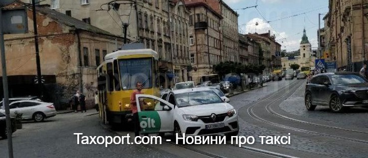 У Львові ДТП за участю трамвая і Bolt