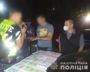 На Хмельниччині затримали таксиста-сутенера