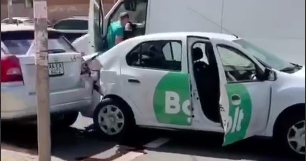 Bolt в Киеве попал в ДТП (Видео)