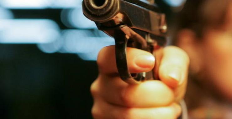 Ночью в центре Харькова клиент стрелял в салоне такси