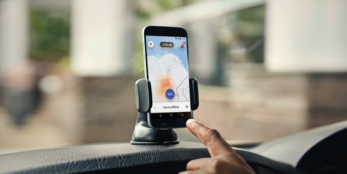Водители судятся с Uber за “увольнение алгоритмом”