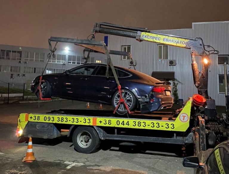 Драйвер Uklon разбил клиенту авто, ремонт оценили в 500 000 грн. Но компания за это не отвечает