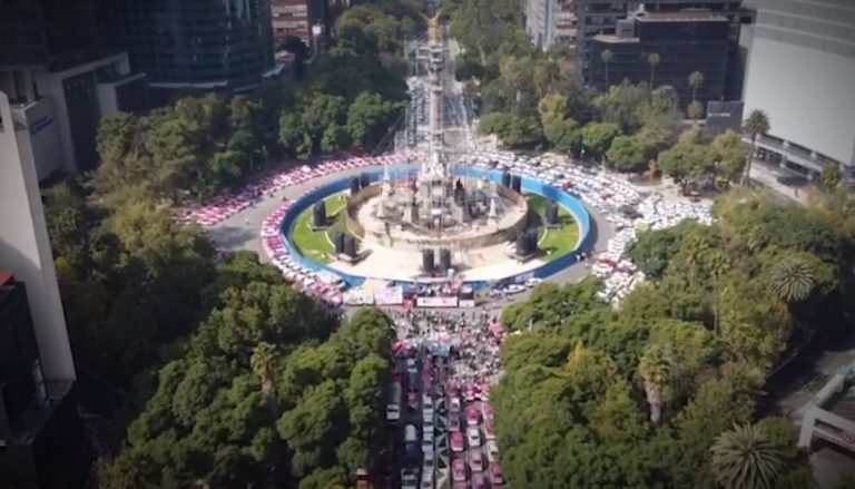 Таксисты в Мексике перекрыли улицы протестуя против Uber