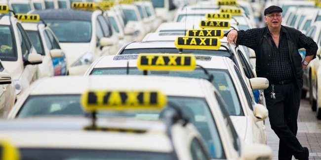 Львівського таксиста оштрафували на 40,8 тис. грн за їзду без прав