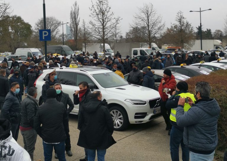Демонстрация таксистов в Вене против узаконенного демпинга