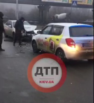 Водитель Uklon переутомленный каторжным трудом совершил ДТП
