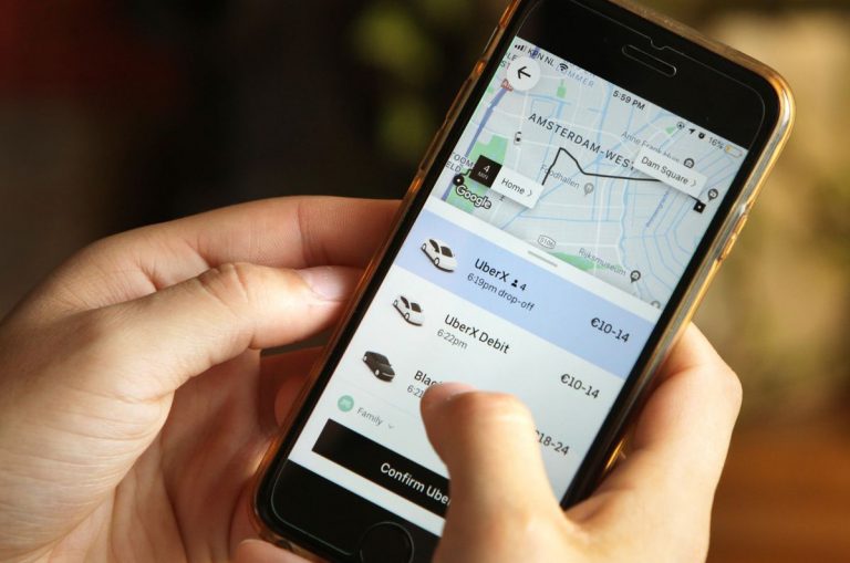 Водитель Uber обокрал пассажира, в компании сказали обращаться в Нидерланды