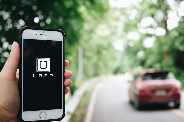 Клієнти Uber в Лондоні тепер мають можливість обирати між електромобілем і звичайним авто