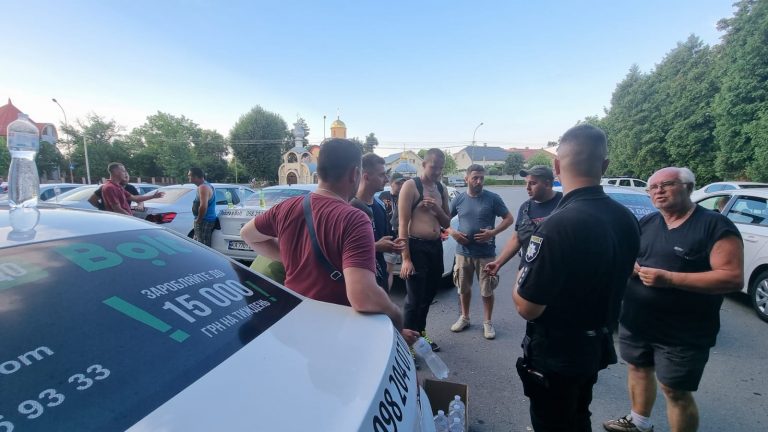 Конфлікт з водіями Bolt в Ужгороді, компанія перегляне умови роботи