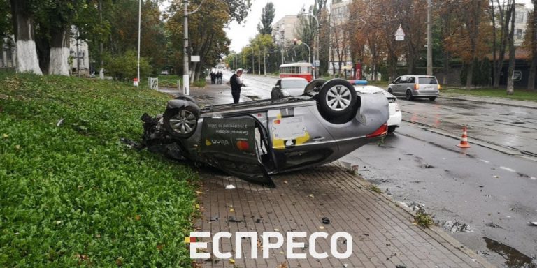 ДТП з Uklon, внаслідок якої постраждав водій та пасажирка (Відео)