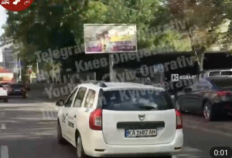 У Києві таксист Uber прокотив дитину в багажнику: в мережу потрапило відео