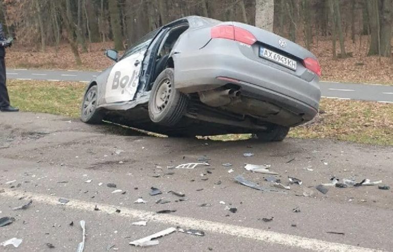 «Мы выжили чудом!» Водитель Bolt -иностранец без водительских прав устроил ДТП в Харькове