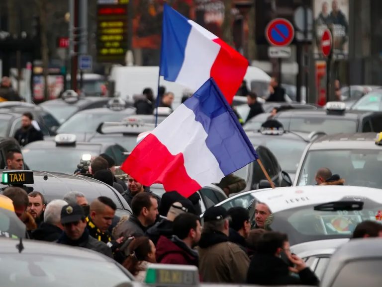 У Франції розпочалися мітинги таксі