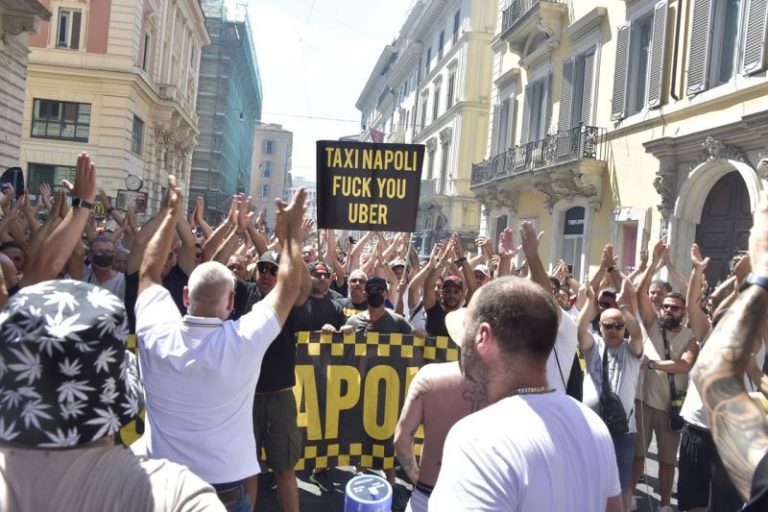 В Італії таксисти протестують проти Uber