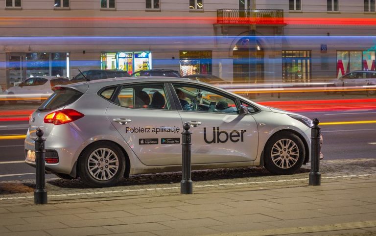 У Польщі перевірятимуть водіїв Uber, Bolt та інших таксі