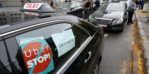 Суд Бельгії відмовився визнати, що водій Uber є його найманим працівником
