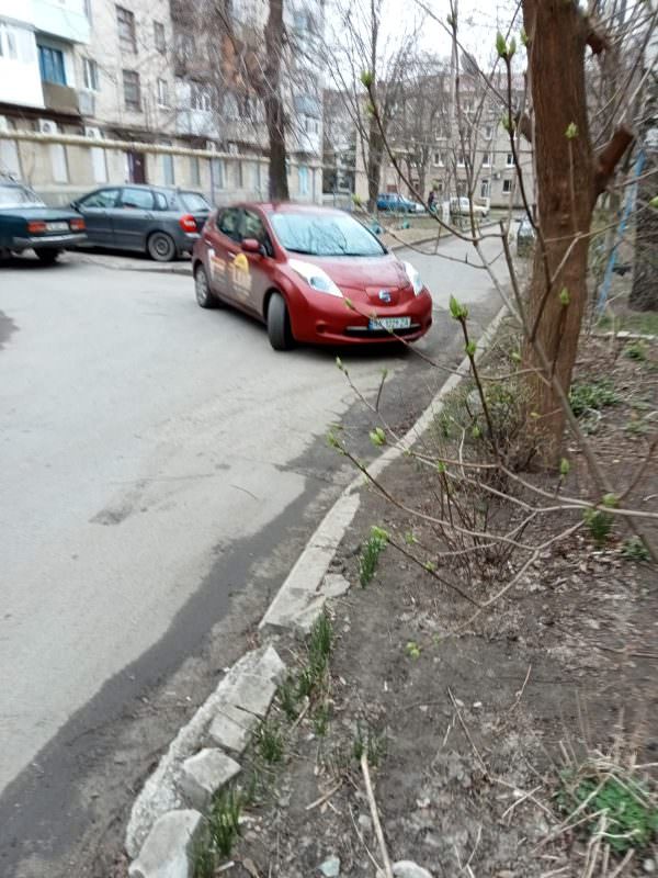 В Павлограді автомобіль таксі було заарештовано через ухилення від сплати податків.