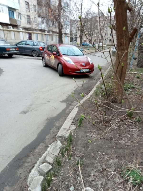 В Павлограді автомобіль  таксі було заарештовано через ухилення від сплати податків.