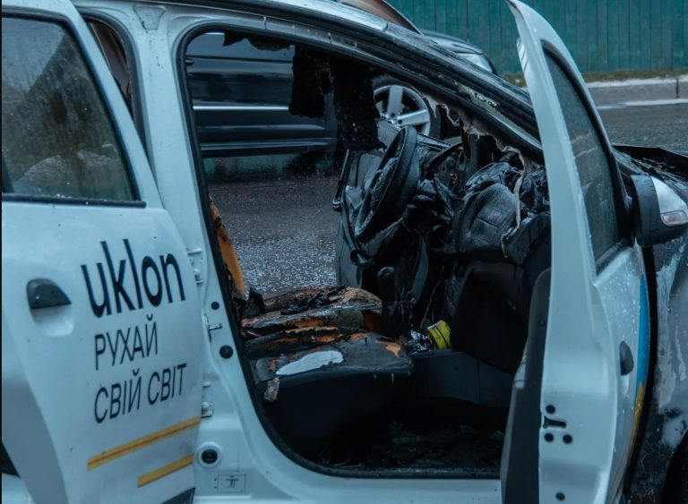 У Дніпрі під час руху загорівся автомобіль Uklon