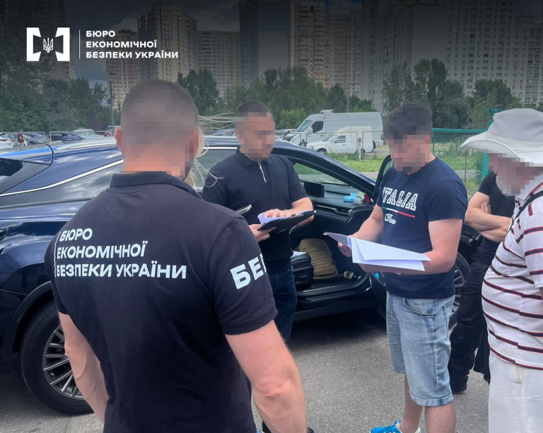 БЕБ повідомило про підозру особі, яка надаючи послуги всесвітньовідомій службі таксі, ухилилася від сплати 3,3 млн грн податків