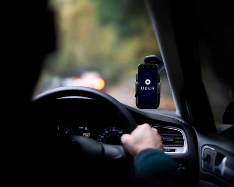 Uber використовує непрозорий алгоритм для значного збільшення прибутків