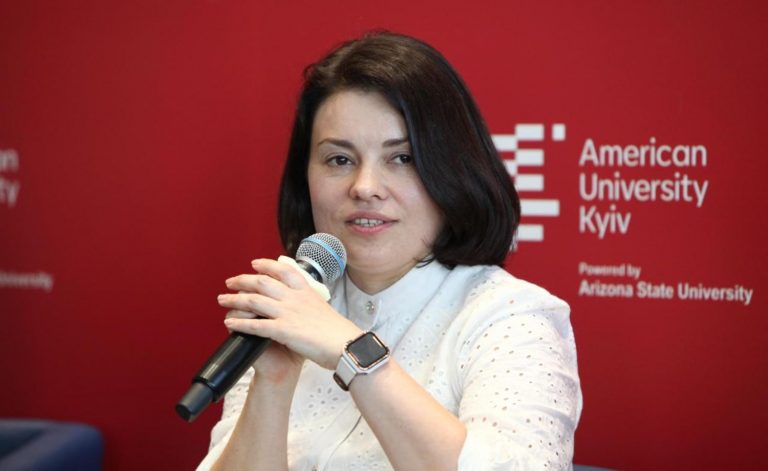 Податкова вимагає від водіїв онлайн-таксі сплати 18% податку