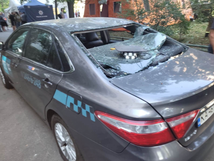 Водій «Еліт Таксі» та його родина постраждали від балістичного обстрілу Києва